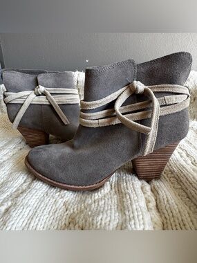 Splendid Gray Suede Ankle Booties with Wrap Tie, Grey, Size 8.5